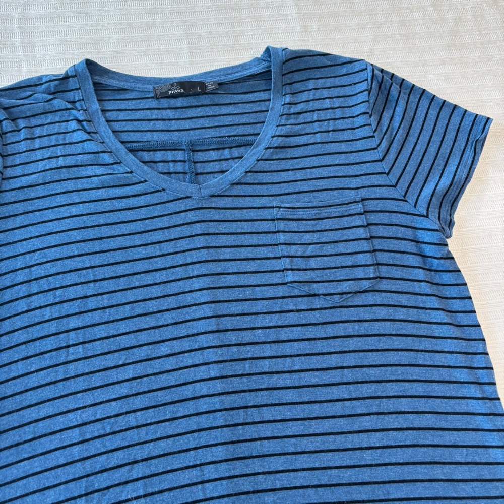 Prana Womens Blue Black Striped V-Neck Pocket T-Shirt Short Sleeve Large